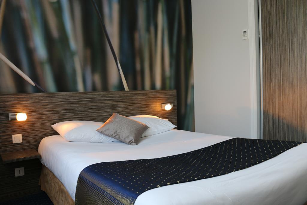 The Originals City, Hotel Dau Ly, Lyon Est Bron Exterior photo