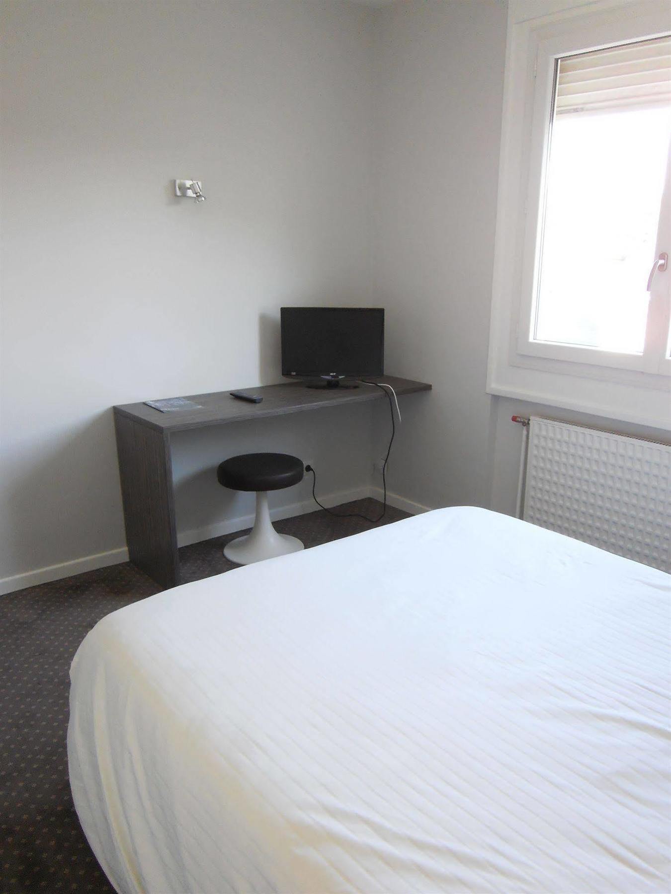 The Originals City, Hotel Dau Ly, Lyon Est Bron Exterior photo