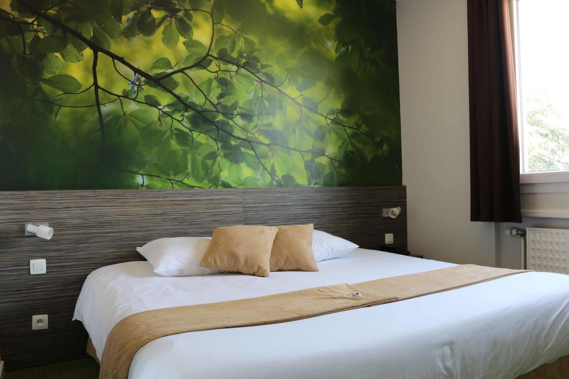 The Originals City, Hotel Dau Ly, Lyon Est Bron Exterior photo