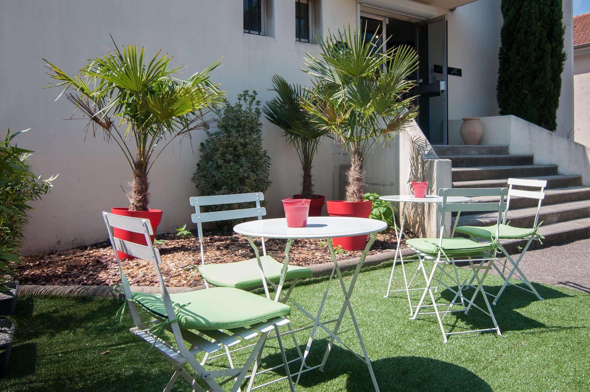 The Originals City, Hotel Dau Ly, Lyon Est Bron Exterior photo