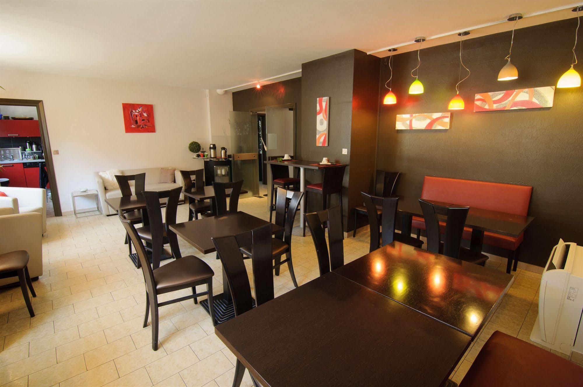 The Originals City, Hotel Dau Ly, Lyon Est Bron Exterior photo