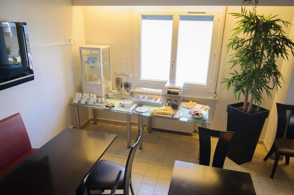 The Originals City, Hotel Dau Ly, Lyon Est Bron Exterior photo